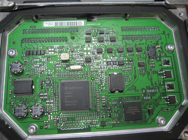 ЭБУ Контроллер 21230-1411020-00 (M7.9.7+) для ВАЗ Шевроле Нива